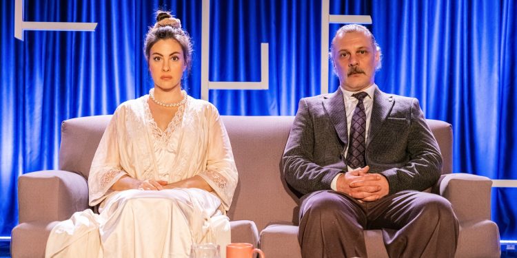 “Çok Önemli Bir Haber” oyununun Ocak ayı takvimi belli oldu/Naz Çekem