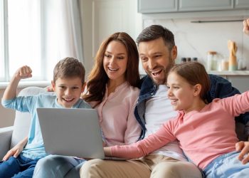 Çocuklarınızı dijital dünyada korumasız bırakmayın