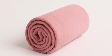 Müslin Kumaş Nedir? Bebek Müslin Örtü, Müslin Ağız Mendili ve Emzik Askısı Seçimi
