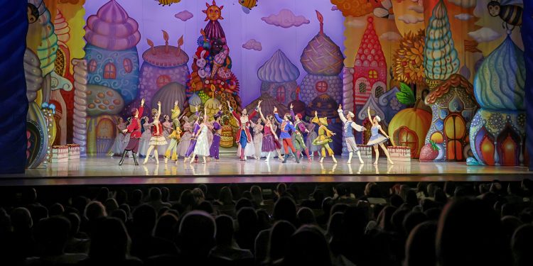 Gürcistan Devlet Balesi’nden The Nutcracker’ı 5 günde yaklaşık 15 bin kişi izledi!