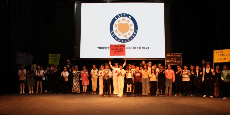 TEGV’de “Sokak Tiyatroları” Yapı Kredi Afife Tiyatro ödülleri desteğiyle başladı