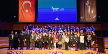 İzmir’de tarihi koruyanlar ödüllendirildi