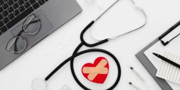 Aile Boyu Güvence: Çocuklu Aileler İçin Tamamlayıcı Sağlık Sigortası (TSS) Poliçesi Seçerken Altın Değerinde 5 İpucu