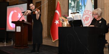 Tchumburidze: “Müzik ve sanat insanı insan yapan en güçlü değerdir”