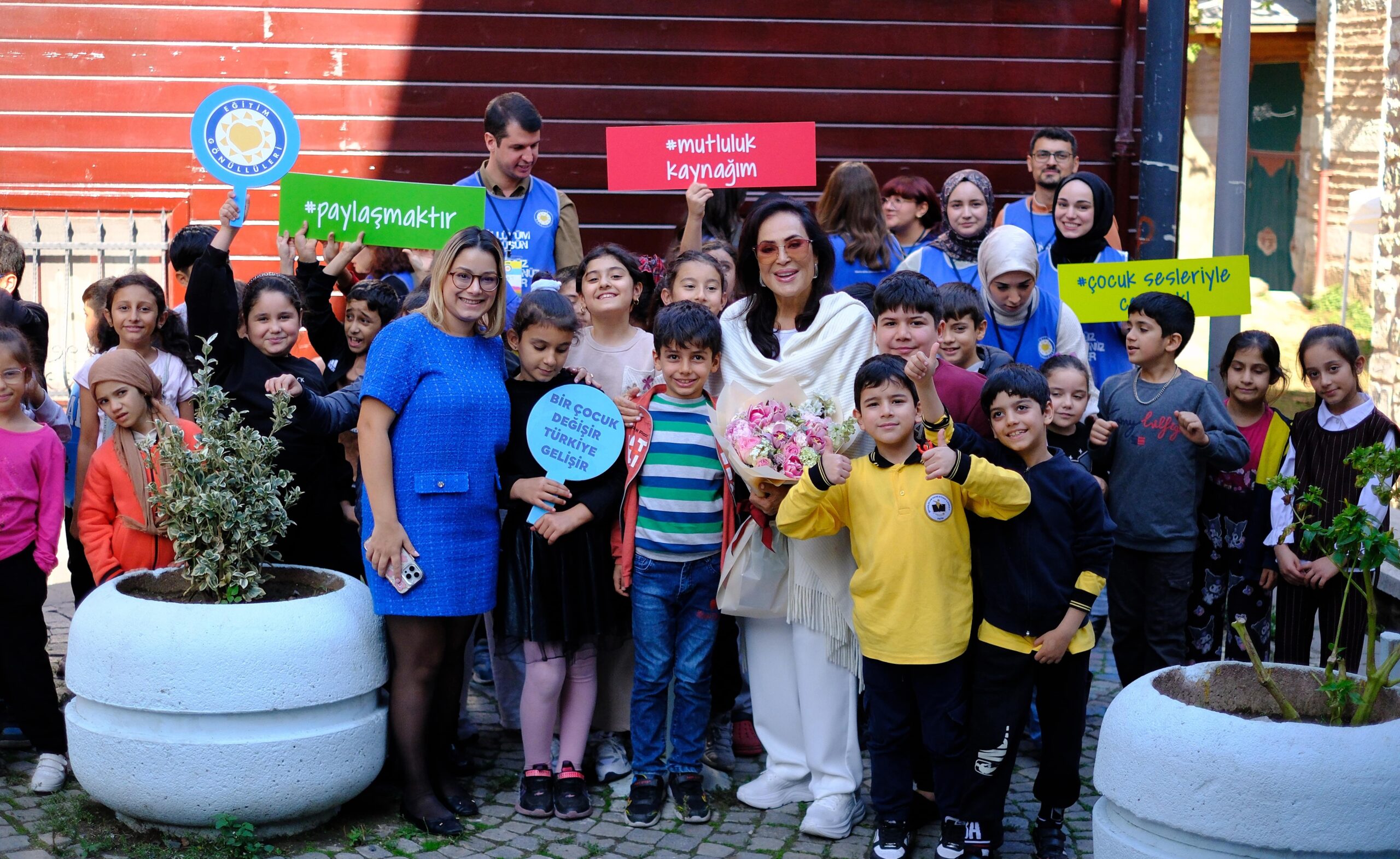 Türk Sinemasının Sultanı Türkan Şoray’dan  TEGV’e destek çağrısı