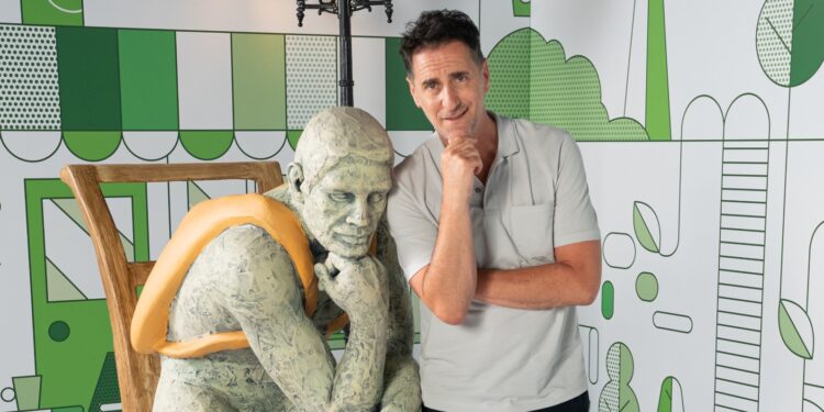 Oyuncu Bekir Aksoy, “Hayata Varım” Projesi kapsamında ilişki sorunlarını sahneye taşıyor