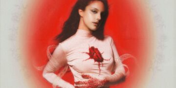 Bade, yeni teklisi “300 texts”i dinleyicilerle buluşturuyor