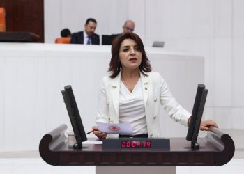 CHP’li Gülcan Kış: “OVP bir ekonomi programı değil, iktidarın vatandaşı fakirleştirme belgesidir”