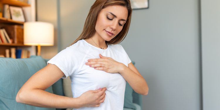 Kendi kendine meme muayenesi nasıl yapılır?