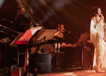 Göksel, B’Aşka Şarkılar ile İş Sanat’taydı