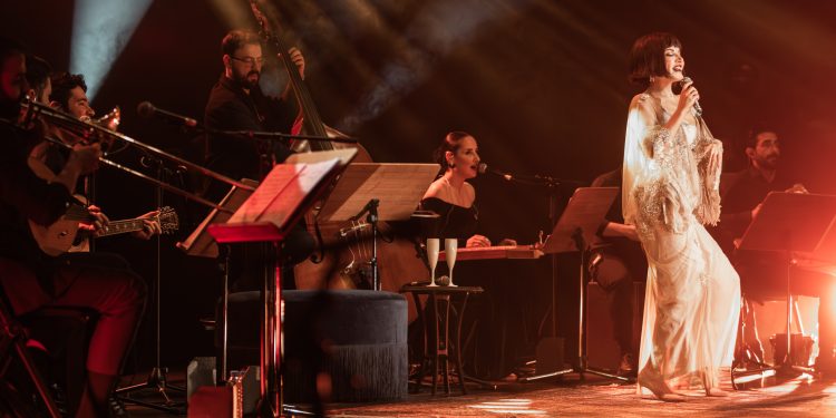 Göksel, B’Aşka Şarkılar ile İş Sanat’taydı