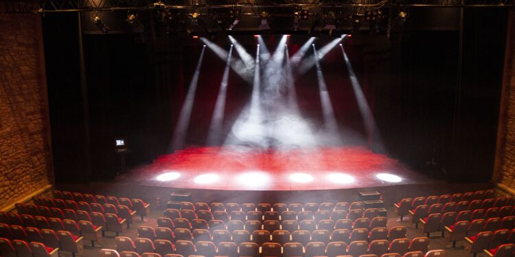 Mart’ta Şehrin Sahnesi: Fişekhane