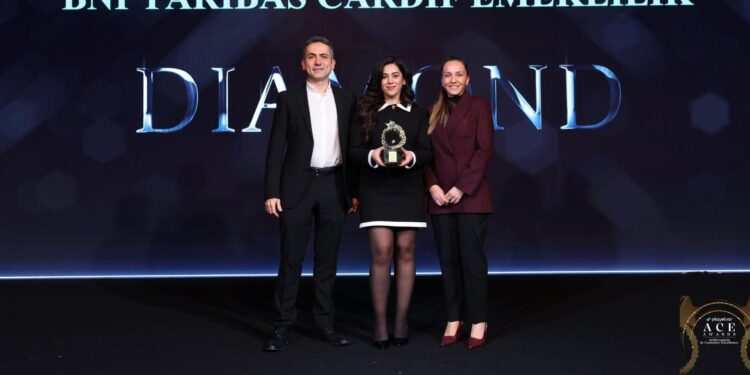 BNP Paribas Cardif, müşteri memnuniyeti başarısını üst üste 3 yıl 1’incilik ödülü alarak taçlandırdı!