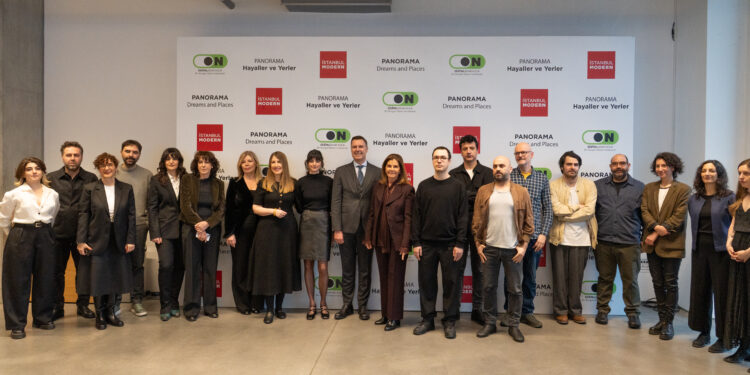 “Panorama: Hayaller ve Yerler” sergisi