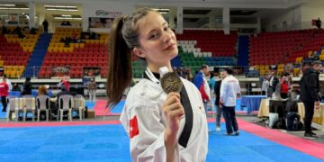 Edremitli Milli Sporcu Ecrin Yanıt Türkiye Şampiyonu oldu