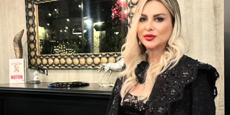 Fatoş Başar Ordu’dan dünyaya kadınları giydiriyor