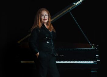 Mehveş Emeç’ten “Biraz Hüzün Biraz Neşe”