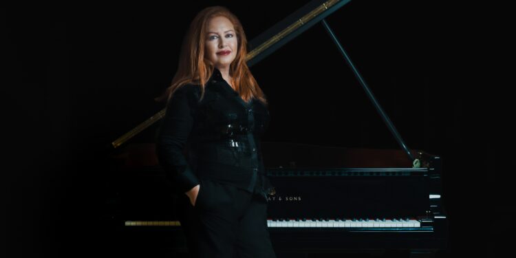 Mehveş Emeç’ten “Biraz Hüzün Biraz Neşe”