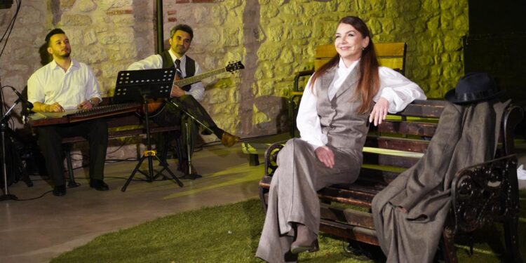 Orhan Veli Şiirleri “Birdenbire” Etkinliğinde seyirciyle buluştu