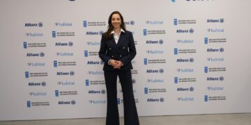 UNDP gönüllü Destekçisi olan Özge Özacar gençlerin finansal okuryazarlık becerilerini artırmak için çalışacak