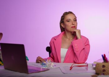 Yazar ve Öğretmen Özlem Yıldırım’dan Gazeller köyü’ndeki çocuklara kitap yoldaşlığı