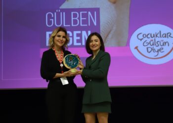 Kadın Dostu Markalar Platformu’ndan Gülben Ergen’e “Etki Yaratan Sivil Toplum Lideri” Ödülü