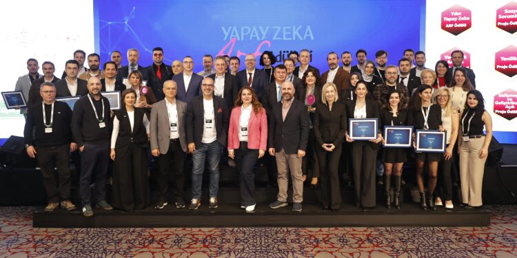 Yapay zekâ zirvesi AGI’de ortak mesaj: Nihai karar insanın