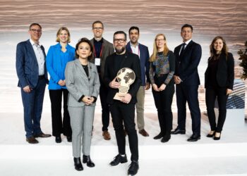 Emine Sabancı Kamışlı İsviçre’de düzenlenen UBS Soyla etki forumu’nda jüri başkanlığı yaptı