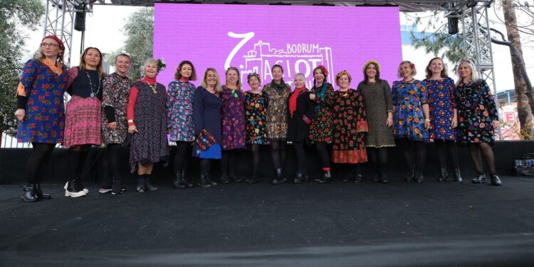 Bodrum acı ot festivali başladı: Yağmura rağmen yoğun ilgi