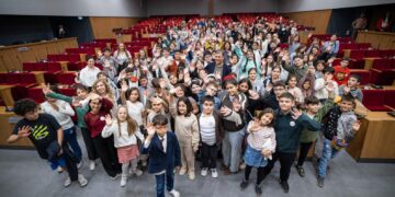 İzmir’de kadın ve çocuk odaklı sosyal politikalar güçleniyor