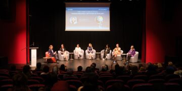 Üsküdar’da “İsmini Vermek İstemeyen Söyleşi” ile kadınların sessiz kalan sorunları konuşuldu