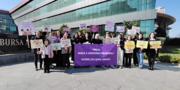 Yaşasın 8 Mart, yaşasın kadınların eşitlik ve özgürlük mücadelesi, yaşasın kadın dayanışması