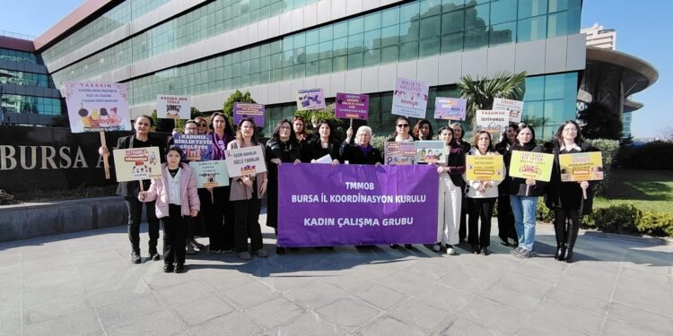 Yaşasın 8 Mart, yaşasın kadınların eşitlik ve özgürlük mücadelesi, yaşasın kadın dayanışması