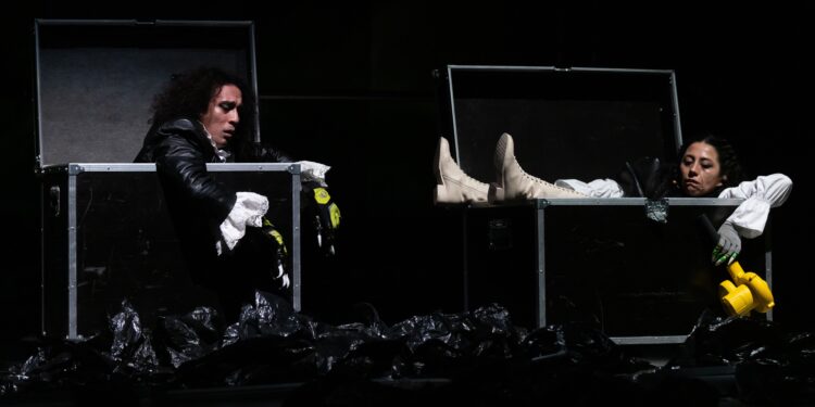 Şili’den sahneye taşınan “Vampyr” Beykoz Kundura ortak yapımcılığında Türkiye’de ilk kez izleyiciyle buluşuyor