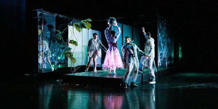 “Çirkin”e iki ödül birden Bakırköy Belediye Tiyatrosu başarısını taçlandırdı