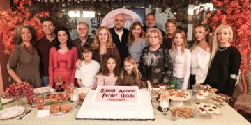 Sihirli Annem afişi yayınlandı: Yıldız oyuncular görücüye çıktı