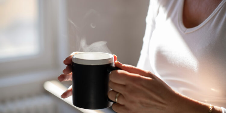 Gamze Akbaş İşbilir: Detoks trendlerine dikkat: Sıcak su içmek kilo verdirir mi?