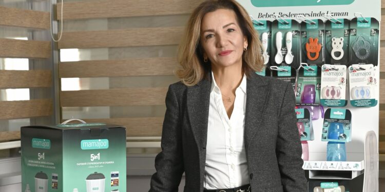 Türkiye’de bir ilk olan “gece parlayan biberon” annelerin hayatını kolaylaştırıyor…