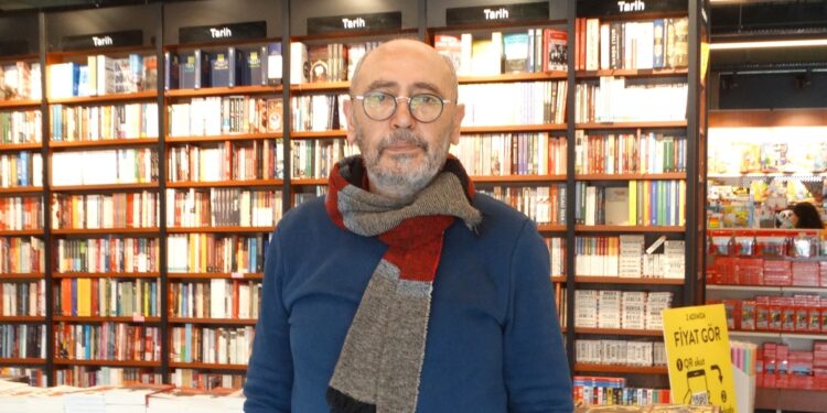 Kitaplarım Hayat Kadar Sert” diyen Polisiye Gerilim Romanları Yazarı Mehmet Ali Özler uyardı: “Okuyucu Emniyet Kemerlerini Bağlasın”