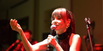 Şarkıcı Lara Neşet Ertaş’ın memleketinde sahne aldı