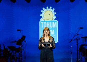 Tohum Otizm Vakfı 23. Yıl Gala Gecesi’nde 2030 Vizyonunu Paylaştı:  “Hedef, Dijitalleşme ile Nitelikli Eğitimi Türkiye’nin Her Yerine Ulaştırmak”