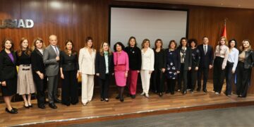 Kadınlar: Cesur Bir Geleceğe Köprüler Kurmak/Rengigül Yaltırık Ural