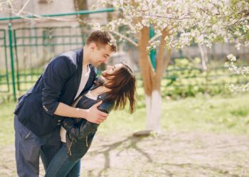 Baharla beraber ilişkilerin havasını değiştirecek 4 adım