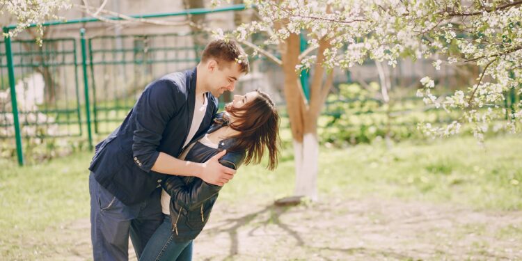 Baharla beraber ilişkilerin havasını değiştirecek 4 adım