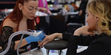 Tırnakta yeni ışıltı kodu