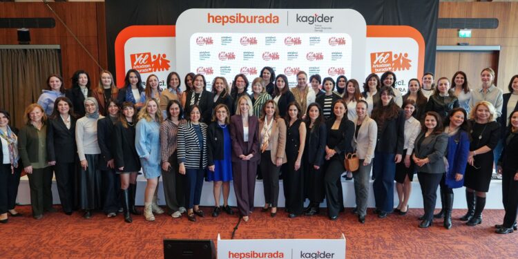 Yapay zekâyla büyüyen   girişimci kadınlar   siparişlerini yüzde 70 artırdı