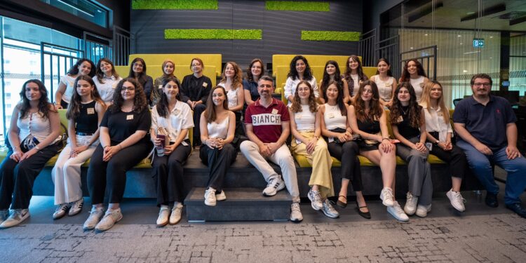 Enerjisa Üretim’in Womentum Programı ile 81 İlden Geleceğin Kadın Liderleri yetişiyor