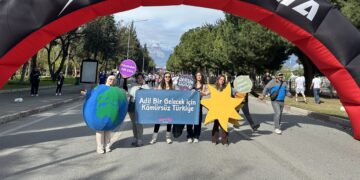 Gençler Runtalya’da kömürden adil çıkış talebiyle koştu