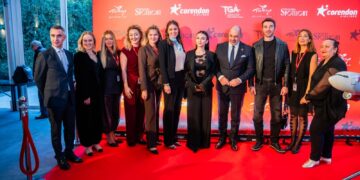 Corendon Airlines, Özge Yağız ve Yusuf Çim’i Varşova’da hayranlarıyla buluşturdu