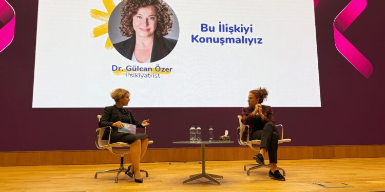 “İlişkileri konuşmak kolay değil ama başka yolu da yok” İstanbul’da koçlar, ilişkileri ve insan hallerini konuşmak üzere bir araya geldi